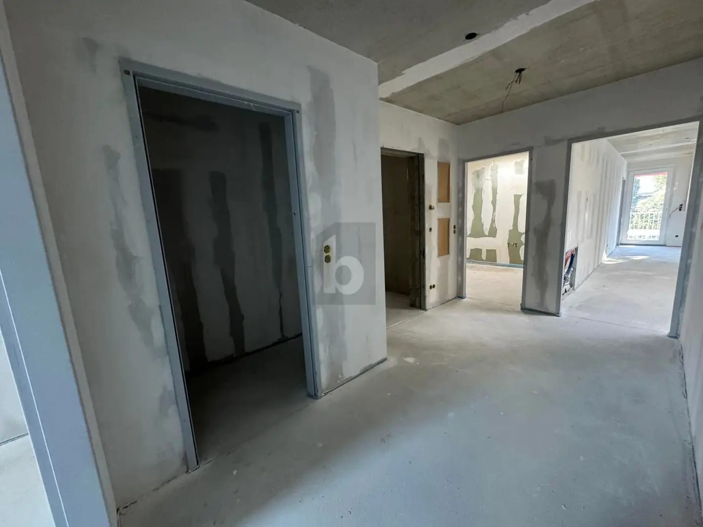 Lichtdurchflutete Dachgeschosswohnung Erstbezug mit Balkon