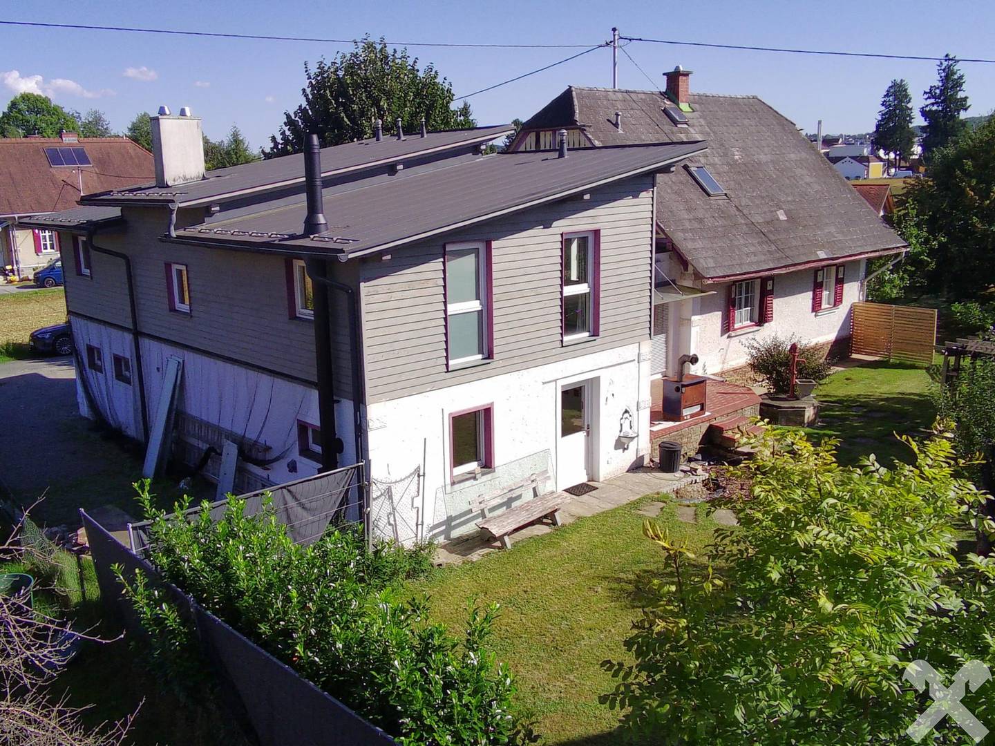 Ländliche familienwohnung mit historischem Charme und modernem Zubau
