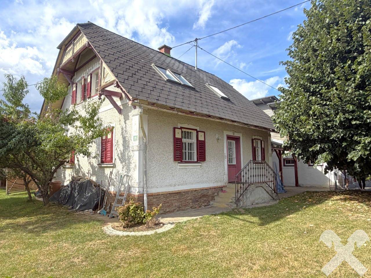 Ländliche familienwohnung mit historischem Charme und modernem Zubau