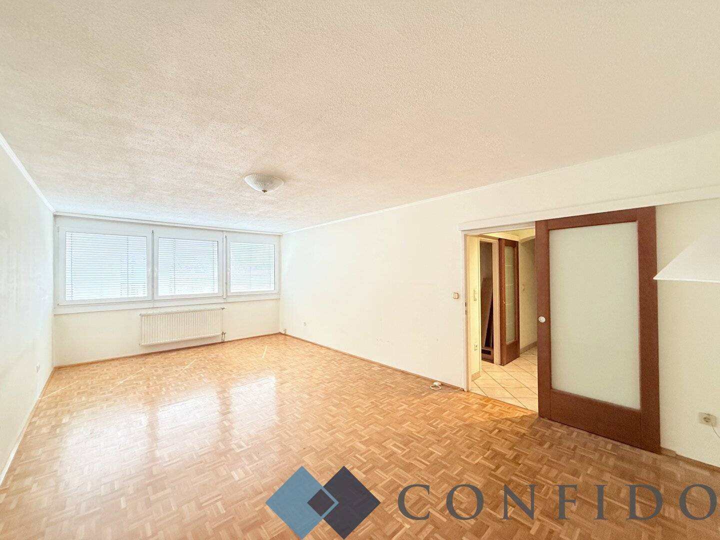Sunny 3-room apartment with great layout in Flachgasse