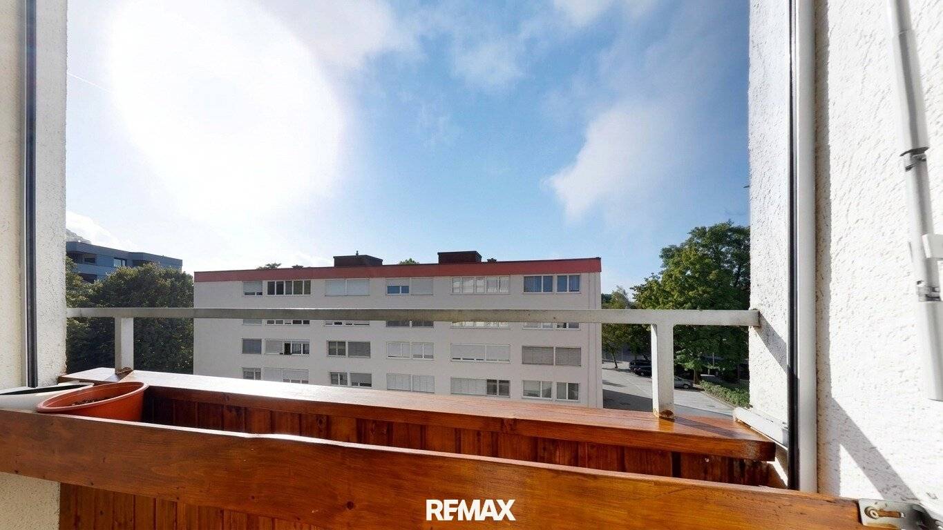 3-room apartment with loggia, gated parking area and perfect infrastructure