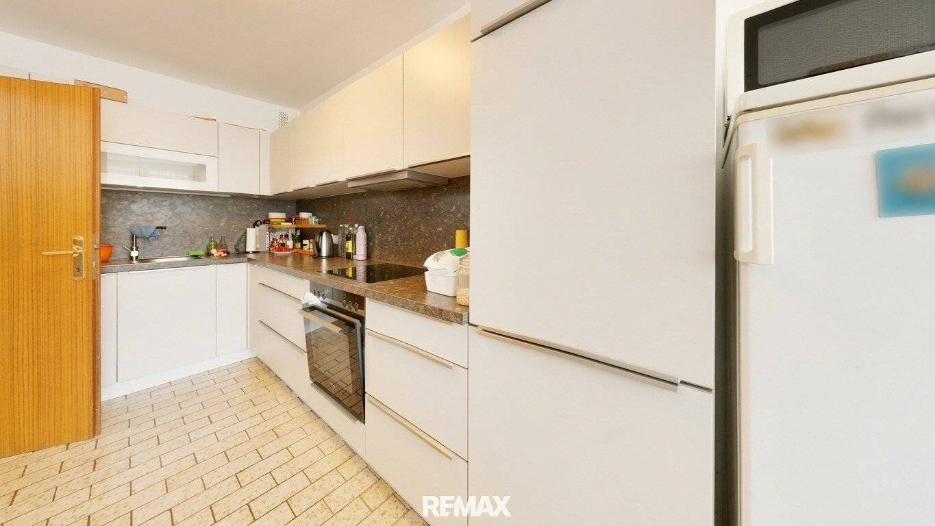 3-room apartment with loggia, gated parking area and perfect infrastructure