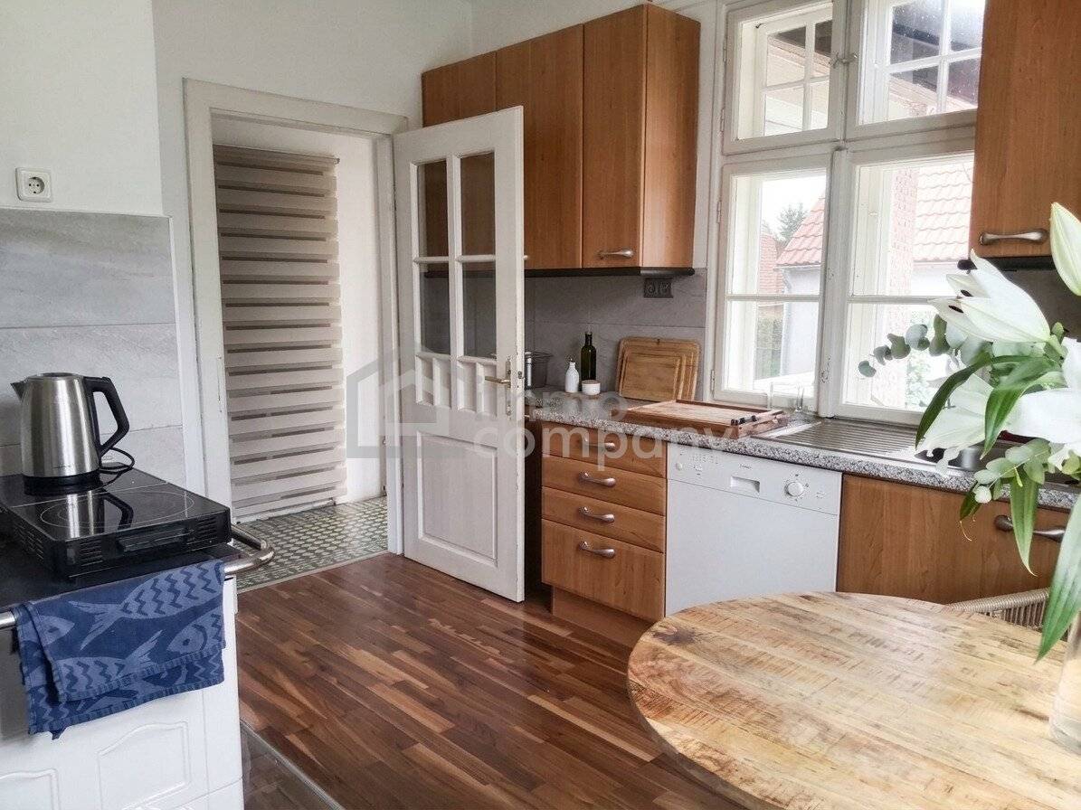 Charmantes  Einfamilienhaus mit wunderschön angelegtem Garten