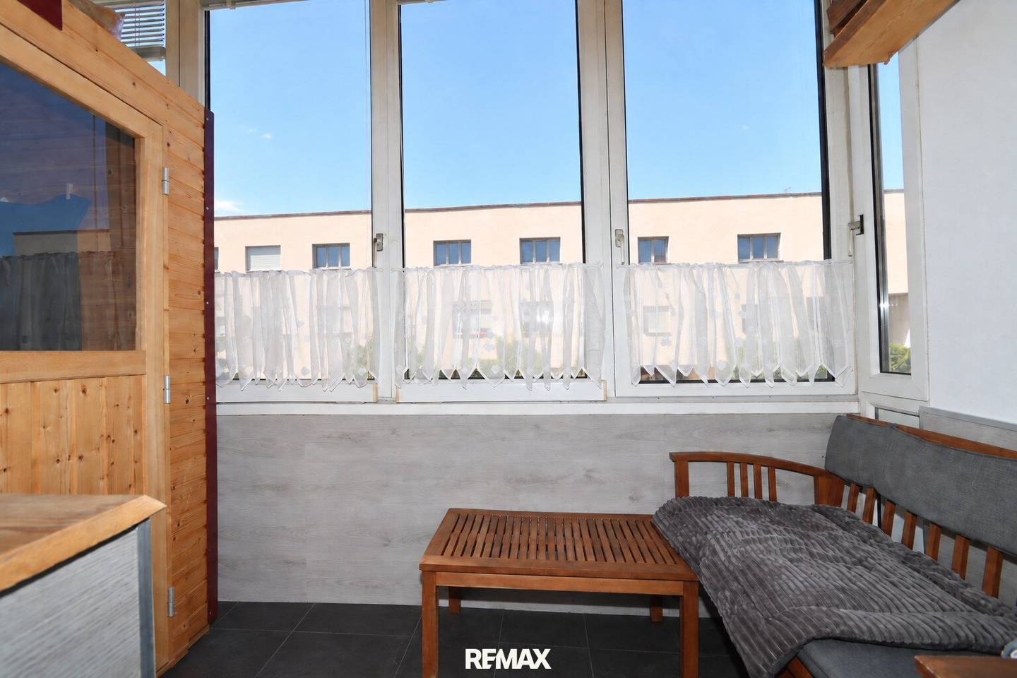 Sauna, Whirlpool &amp; Swedish Stove – Residential dream with wellness factor in Hörsching