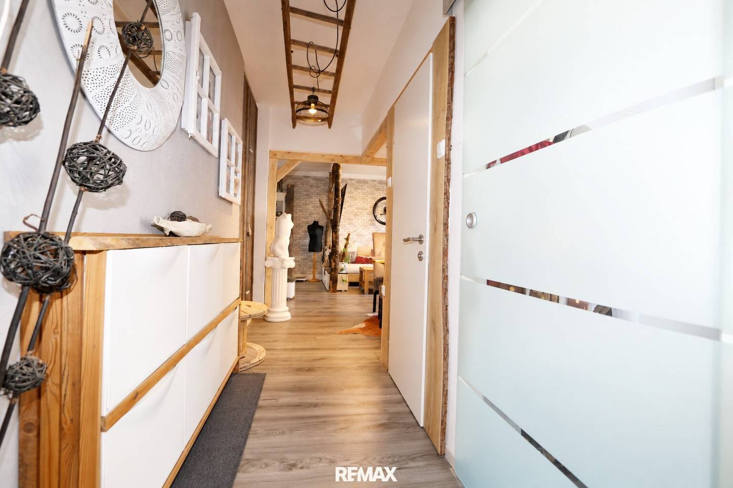 Sauna, Whirlpool &amp; Swedish Stove – Residential dream with wellness factor in Hörsching