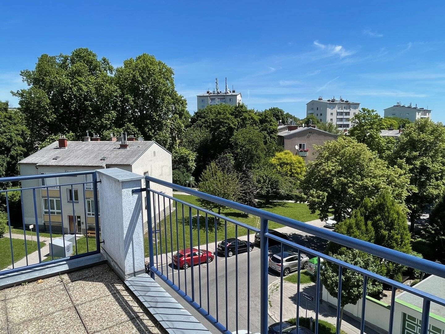Untersievering Top-floor maisonette in prime green quiet location