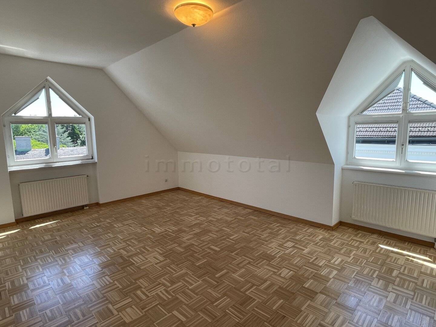 Untersievering Top-floor maisonette in prime green quiet location