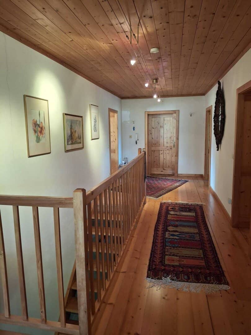 Spacious detached house with extensive plot and fantastic view in St. Koloman