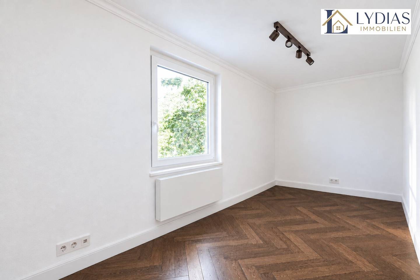 Residential jewel – stunning 3-room apartment, exclusively renovated – absolute prime location near Karlsplatz