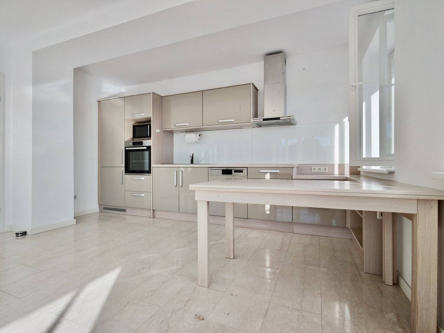 Exclusive living at the Rosarium in Baden bei Wien – Light-filled attic maisonette