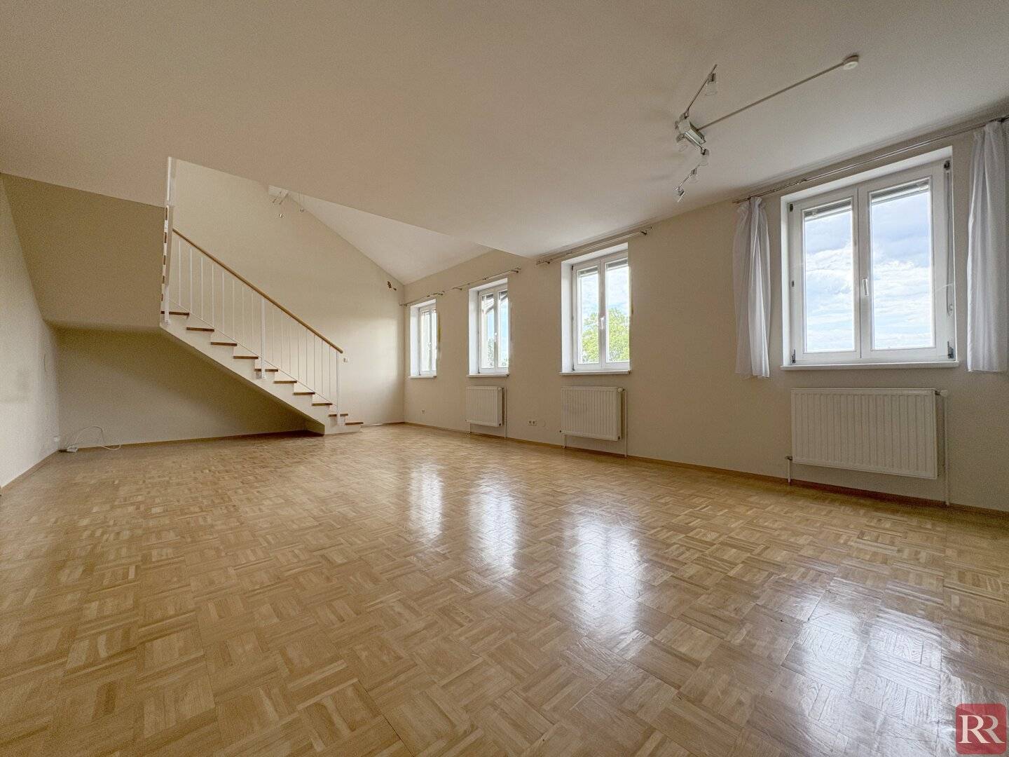 Urban gem - 3.5-room maisonette with roof terrace