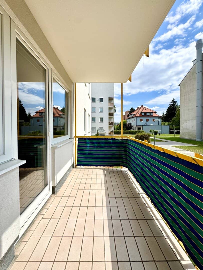 SONNIGER BALKON I 4 ZIMMER I BAD MIT BADEWANNE UND FENSTER I ERDGESCHOSS I PROJEKT WOHNEN