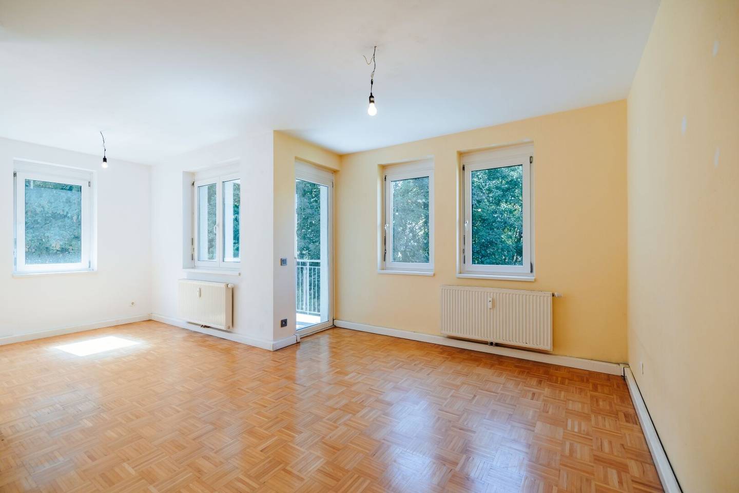 BALKON I LICHTDURCHFLUTET I NÄHE GRAZ I GRÜNANLAGE I ABSOLUTE RUHELAGE I BADEWANNE I AB SOFORT I PROJEKT WOHNEN