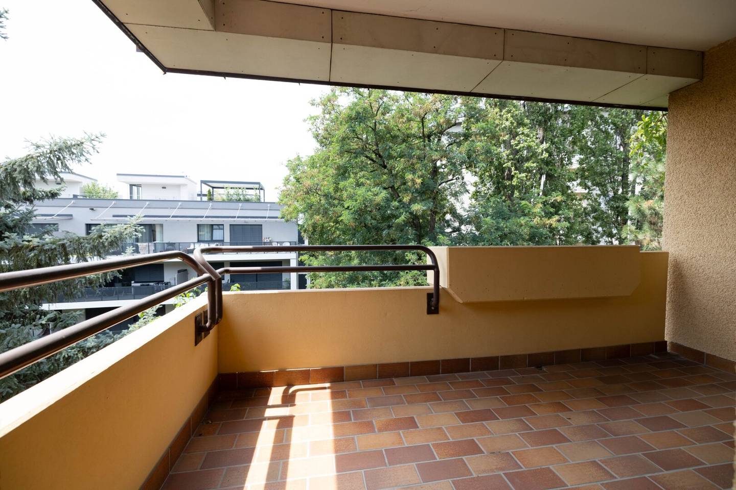 BALKON I TIEFGARAGE I ABSOLUTE RUHELAGE I PARK-ANLAGE I LICHTDURCHFLUTET I FAMILIENWOHNUNG I PROJEKT WOHNEN