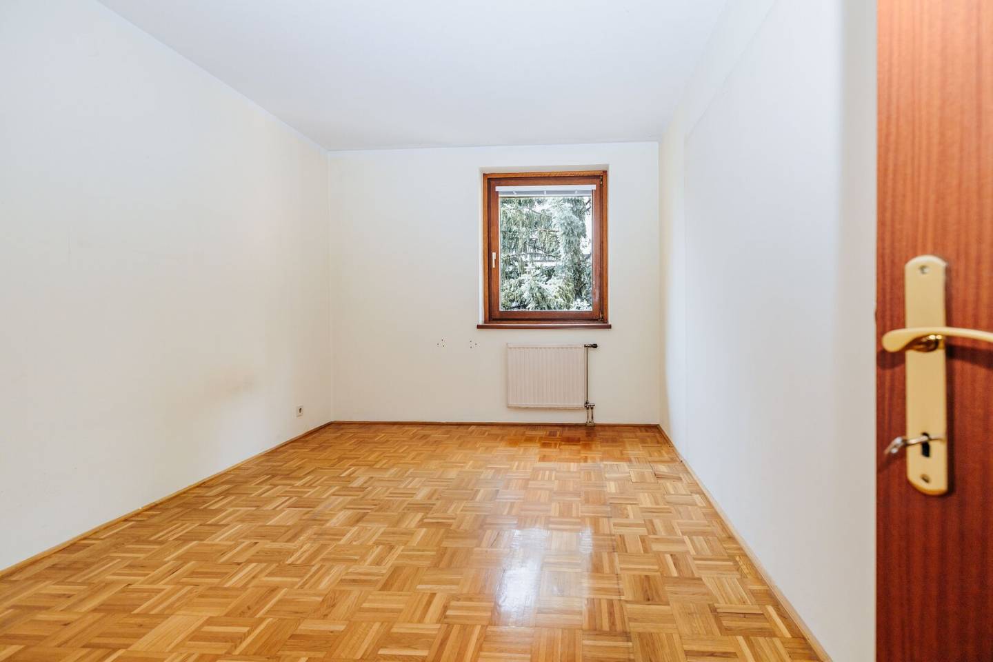 BALKON I TIEFGARAGE I ABSOLUTE RUHELAGE I PARK-ANLAGE I LICHTDURCHFLUTET I FAMILIENWOHNUNG I PROJEKT WOHNEN