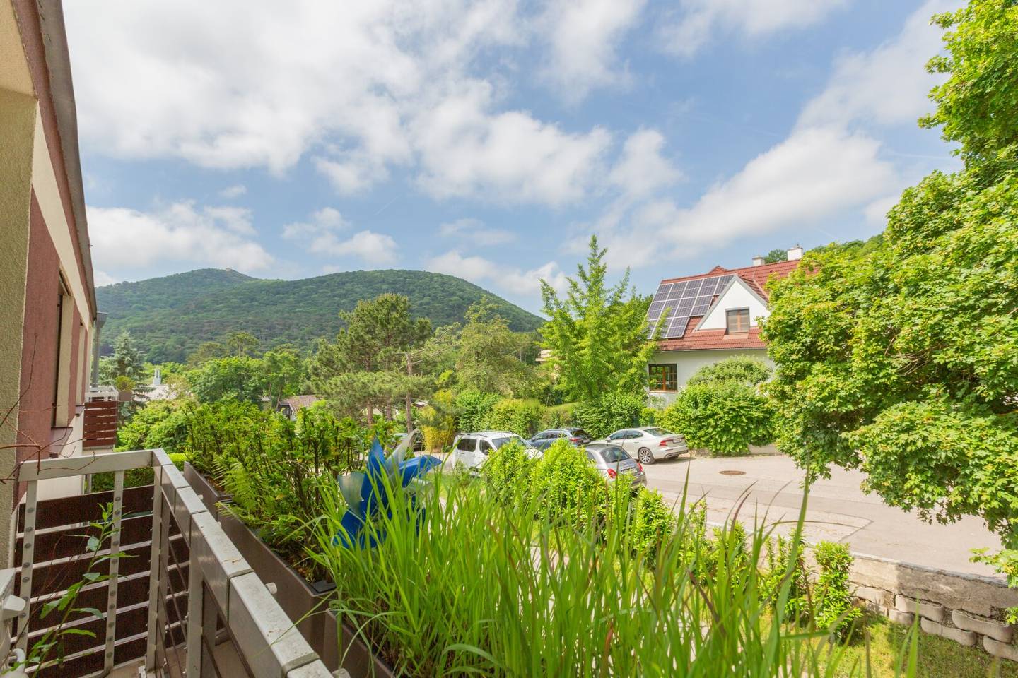 Green quiet location with three balconies and magnificent distant view in Hinterbrühl