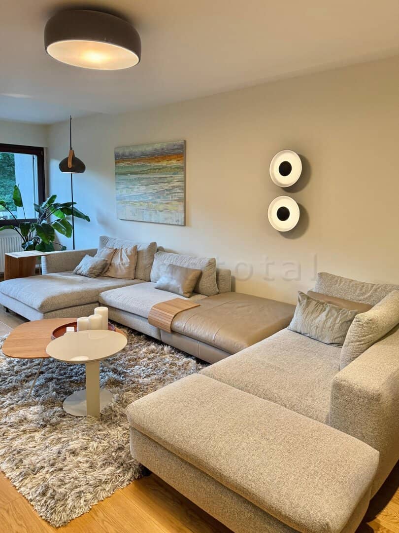 Green quiet location with three balconies and magnificent distant view in Hinterbrühl