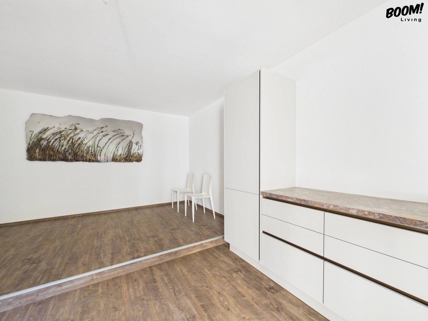 First occupancy 60 m² after full renovation | Quiet courtyard location with loggia and home office