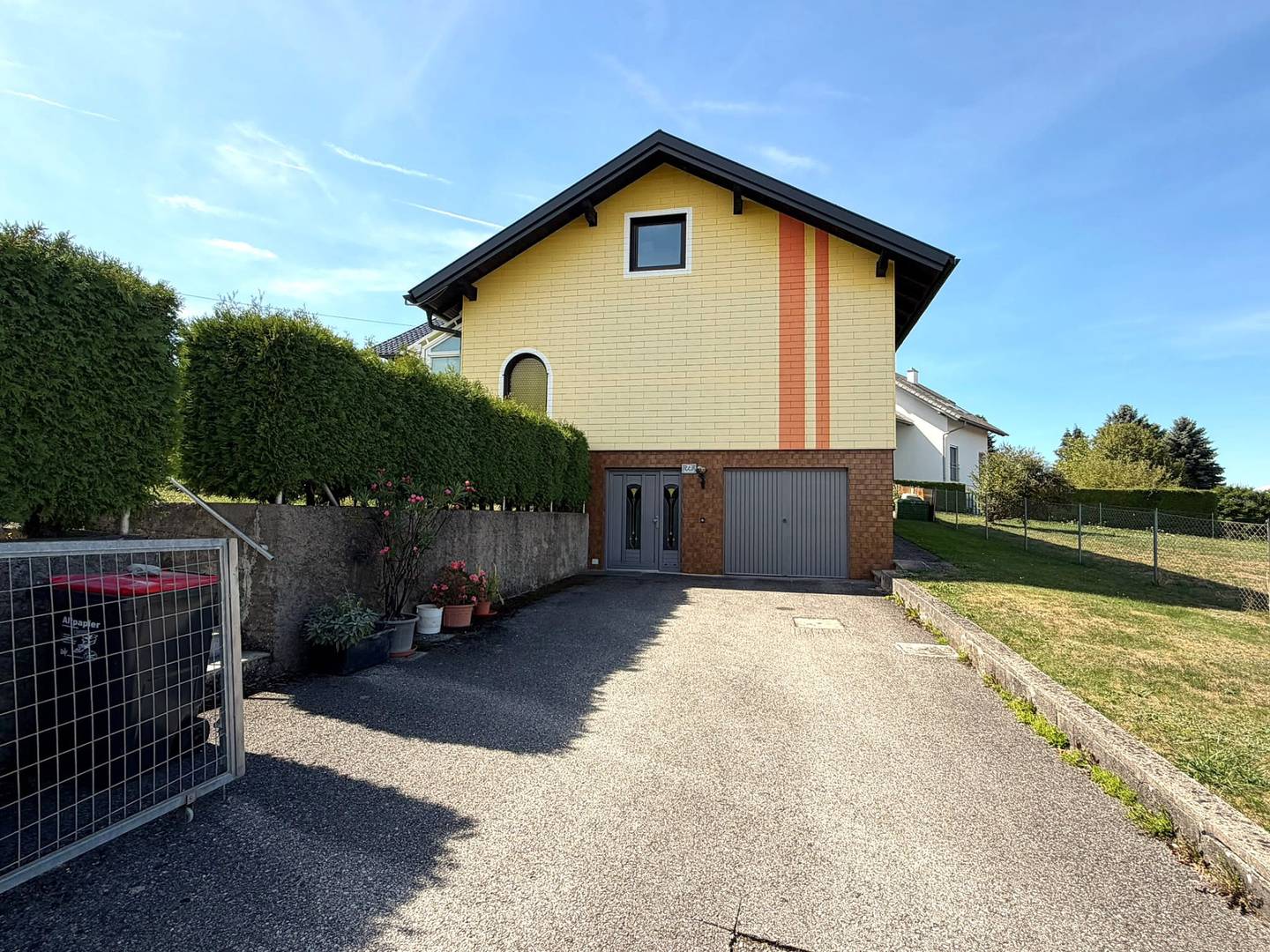 Gepflegte Familienwohnung mit Garten und Wintergarten