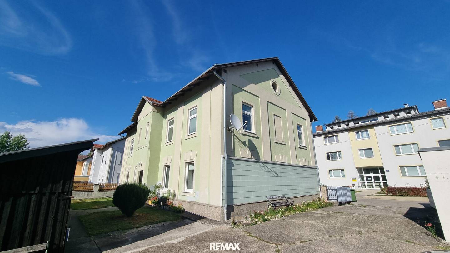 2-room condominium in need of renovation with garden
