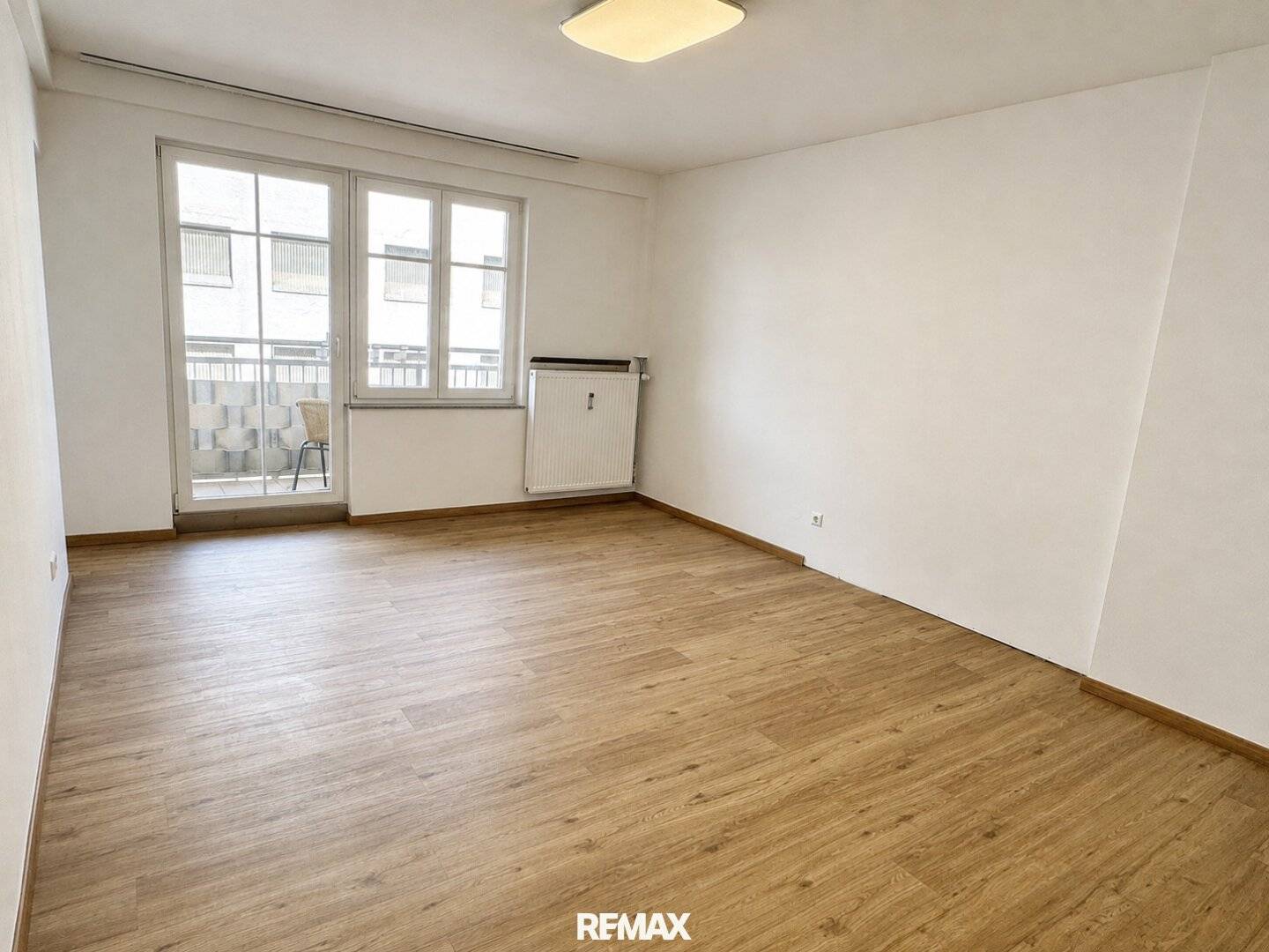 Pack your suitcase and move. Attractive 1-room apartment with loggia in Lend