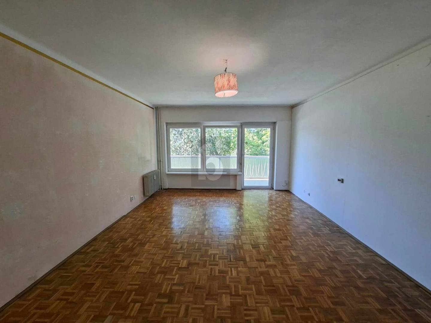 Wohnung in very good location with balcony and garage