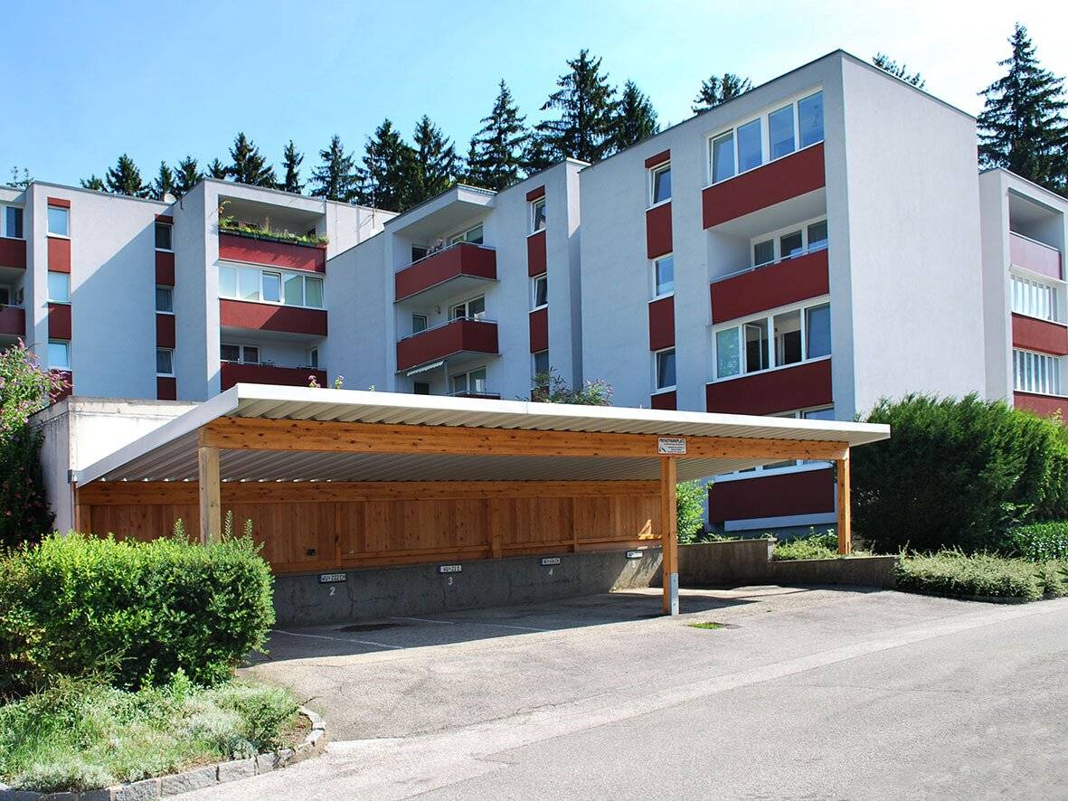 Moderne, renovierte 3-Zimmer mit Loggia und Carport-Stellplatz in Pressbaumer Zentrumslage