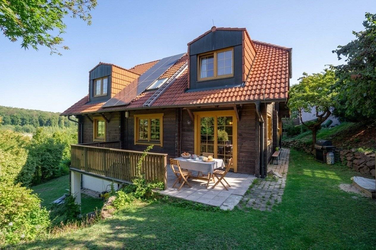 A Home to Feel Good In: Spacious Wooden Log House with Garden and Modern Building Services