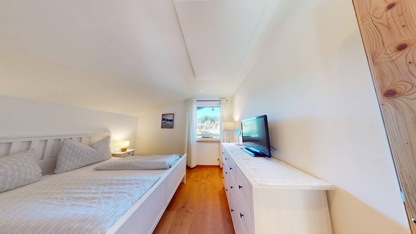 Hochwertige Dachgeschosswohnung zentral mit Balkon