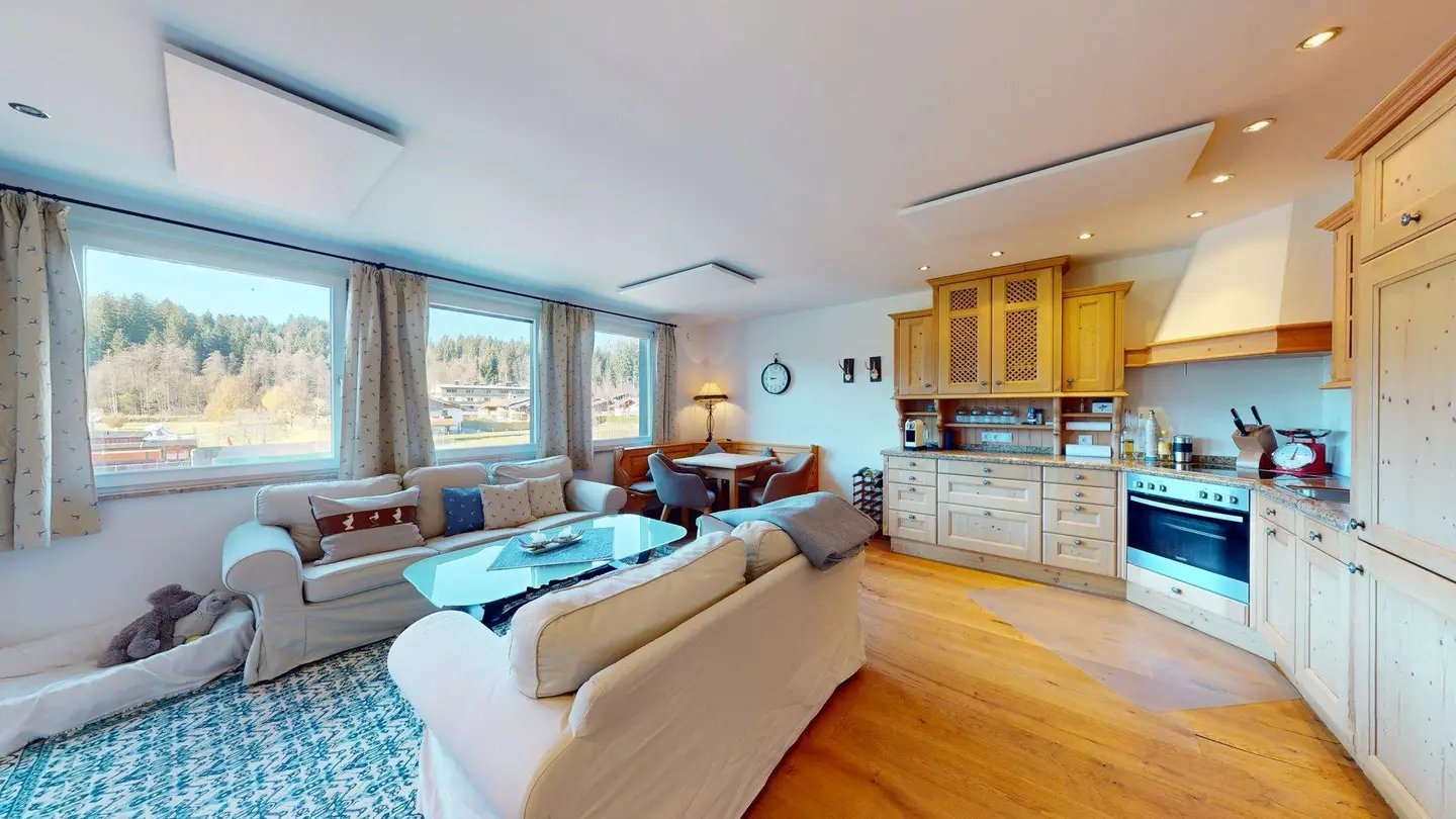 Hochwertige Dachgeschosswohnung zentral mit Balkon