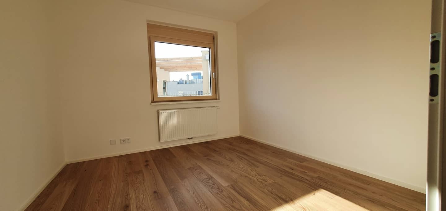 Sunny, cozy penthouse only 250 m from Lendplatz, 11 m² terrace, 4 rooms (suitable for 3-person flatshare)