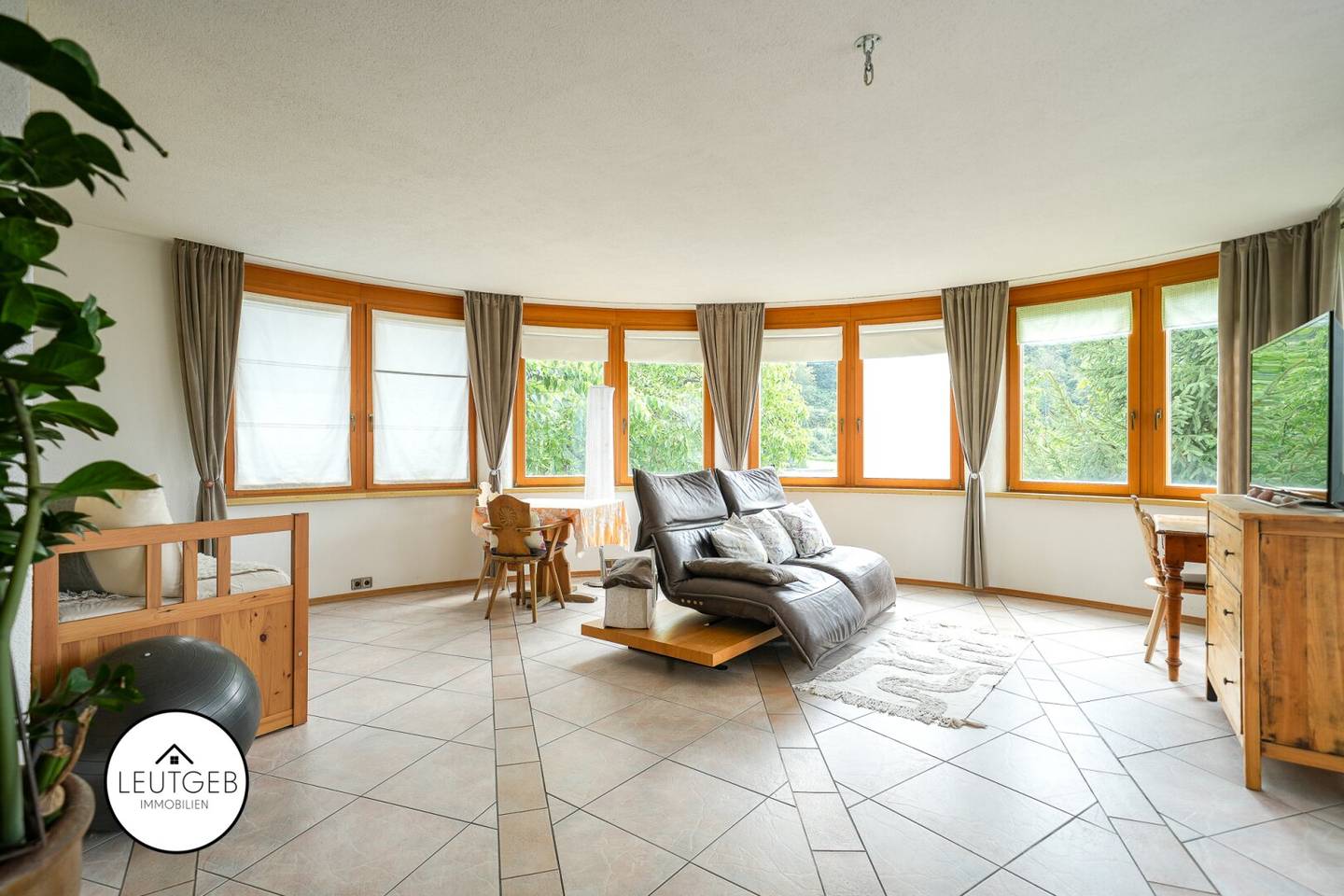 Your home in Wattens - Spacious living with large garden and additional residential unit