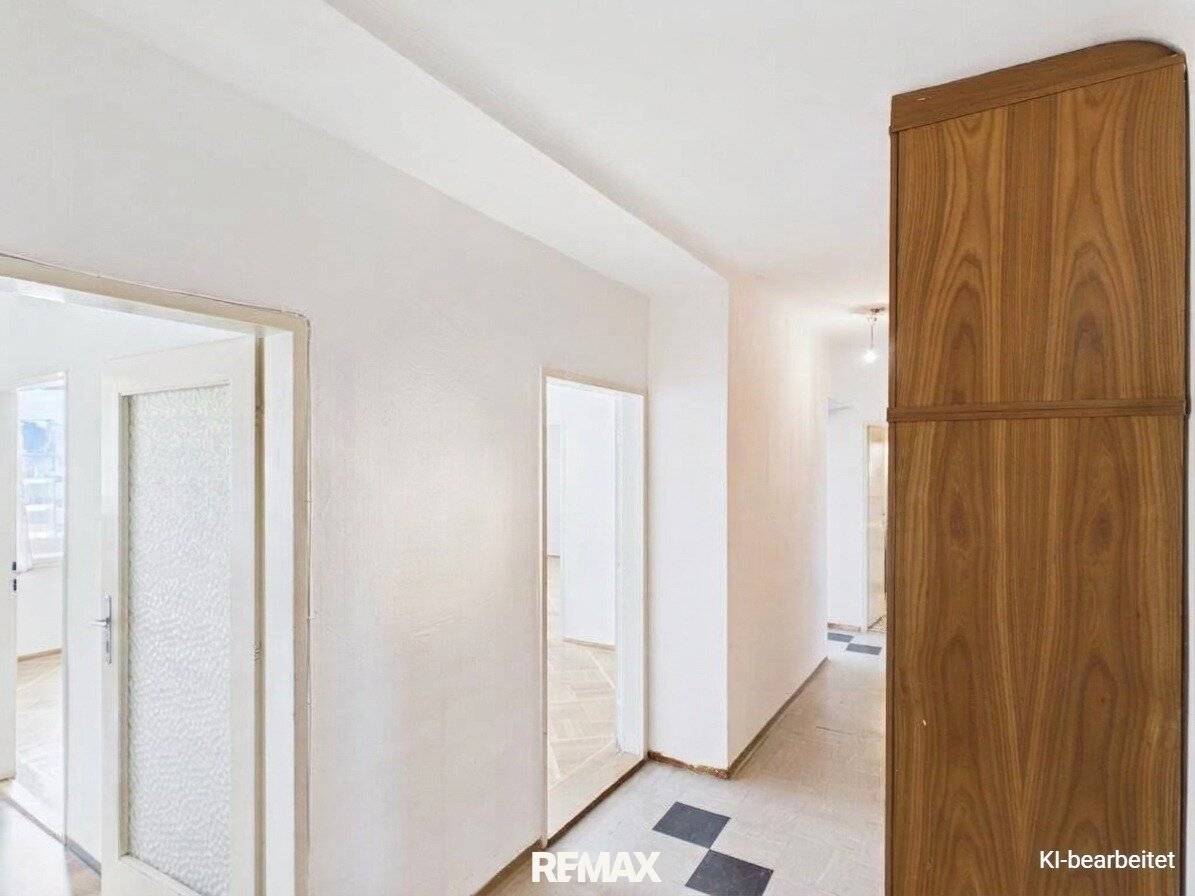 Spacious 2-room apartment on 3rd floor with city view near U4/U6