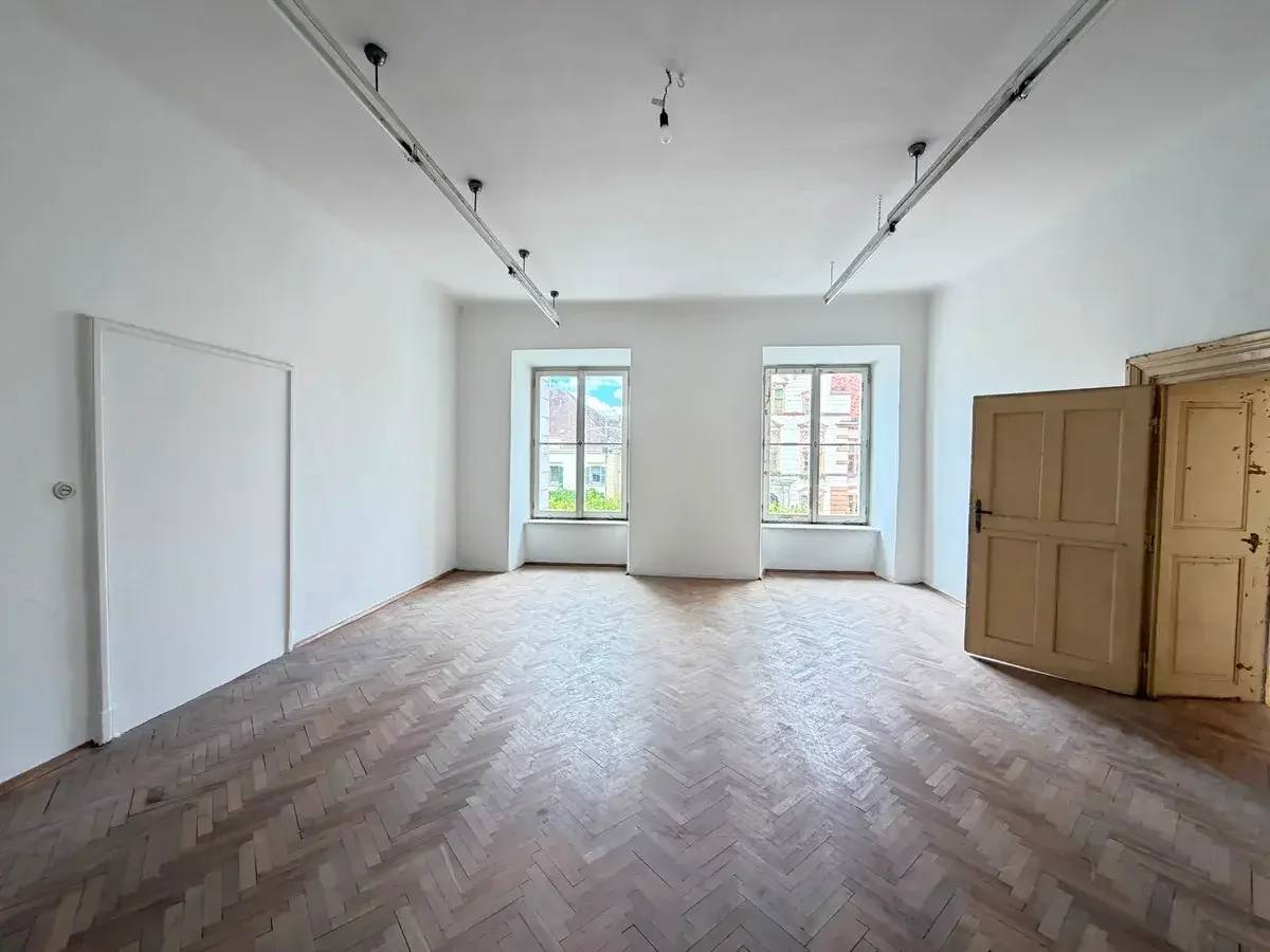 Prime location in the heart of Hartberg - 122 m² office or law firm space with development potential