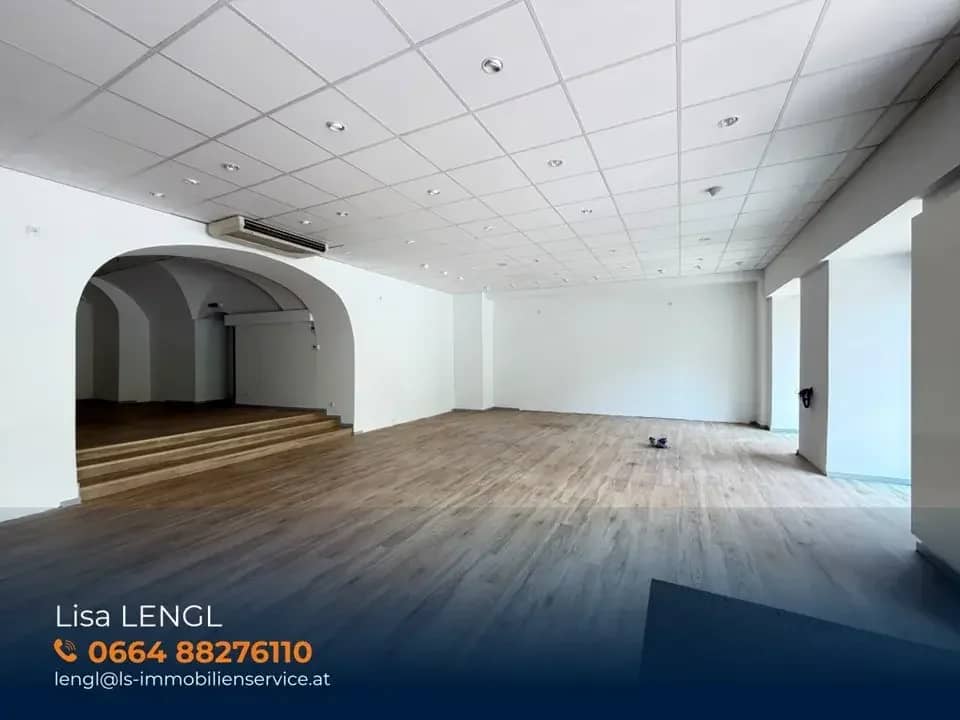 Attractive commercial space/office on the main square in Hartberg for rent