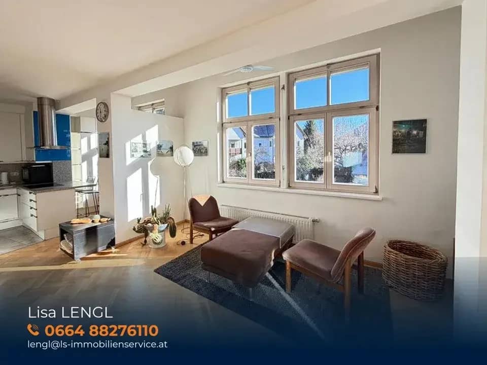 Charming two-family house with two separate entrances, small garden and attractive renovation potential