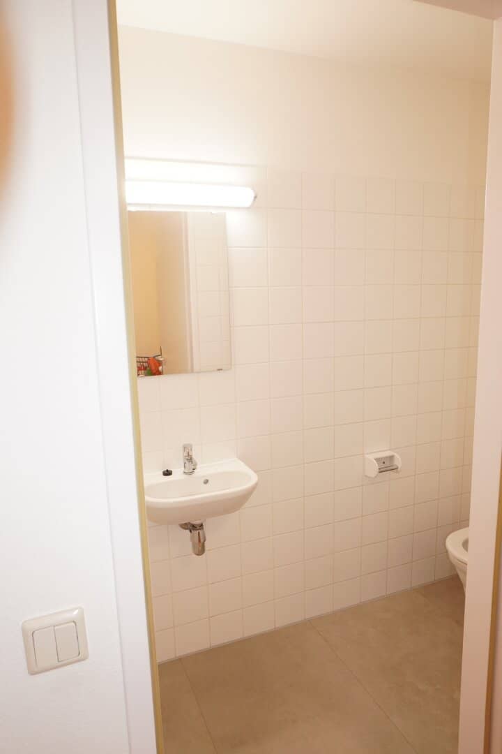 1020, Tempelgasse/U1 Nestroyplatz, newly renovated 2-room apartment with large inner courtyard terrace available immediately for open-ended rent