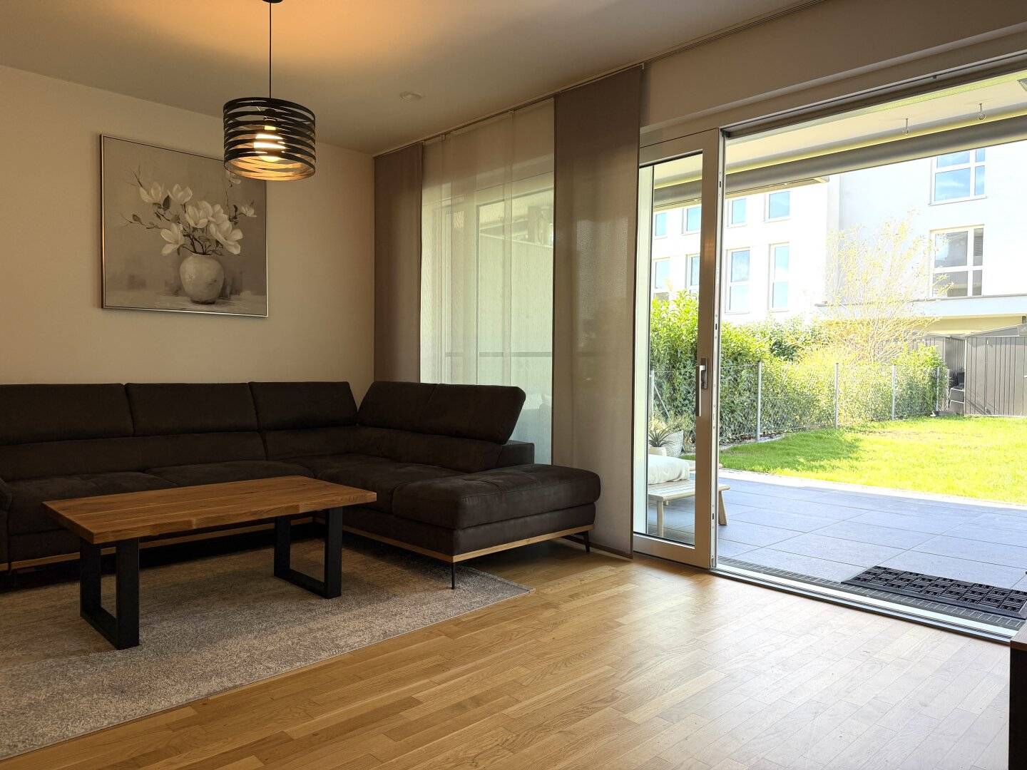 Your own garden to arrive – Nearly new 3-room apartment with terrace