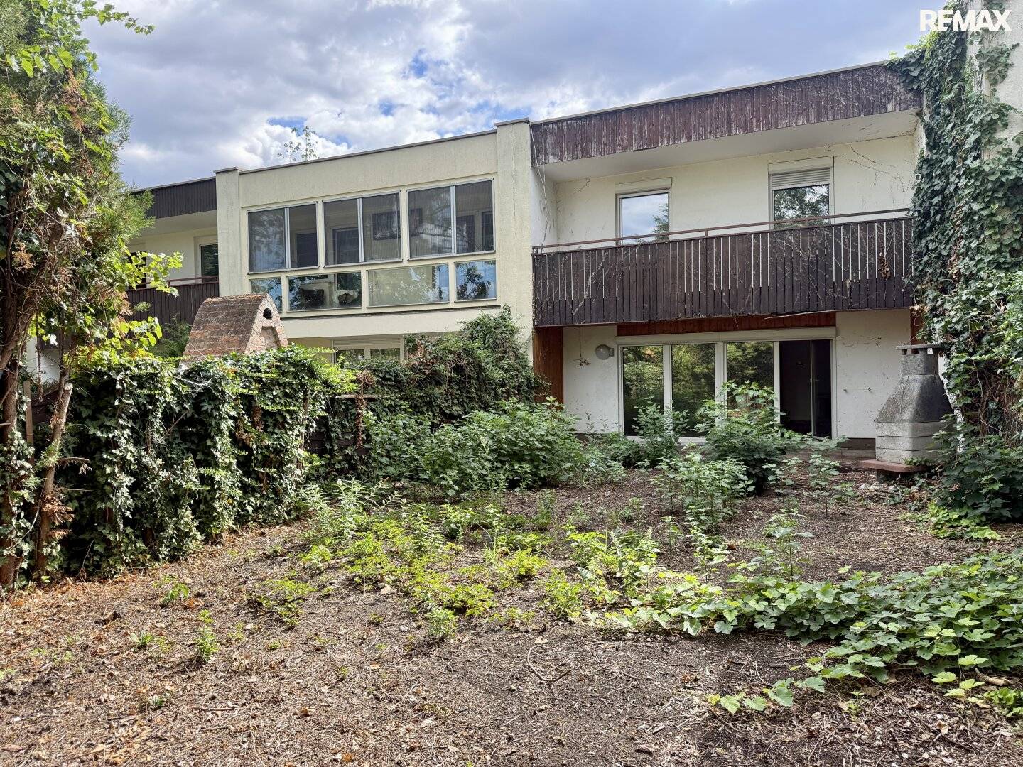 Single-family terraced house with 3 bedrooms on around 120 m² living space directly next to the Schmuckerau