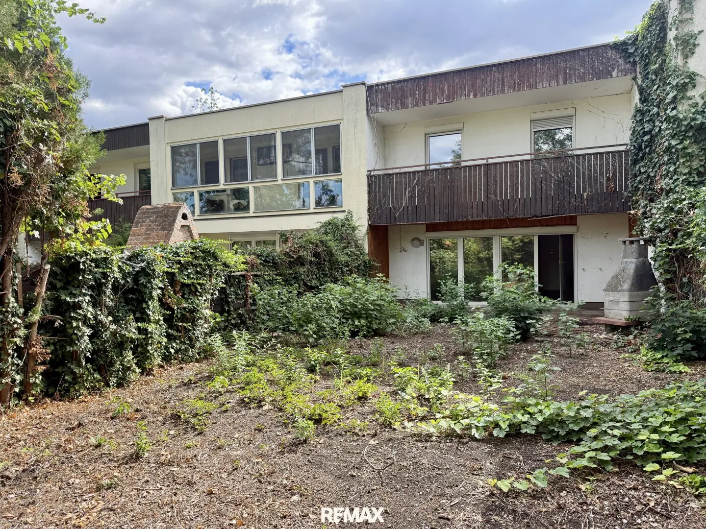 Single-family terraced house with 3 bedrooms on around 120 m² living space directly next to the Schmuckerau
