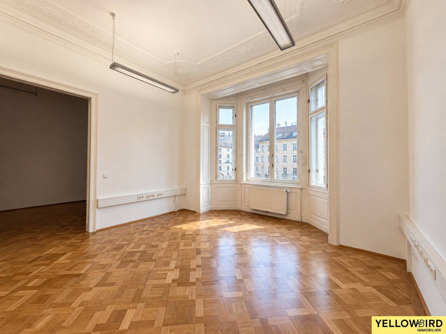 Helle 5-Zimmer-Altbauwohnung mit beeindruckender Raumhöhe, großzügigen Räumen, Klimaanlage und Top-Standort am Naschmarkt
