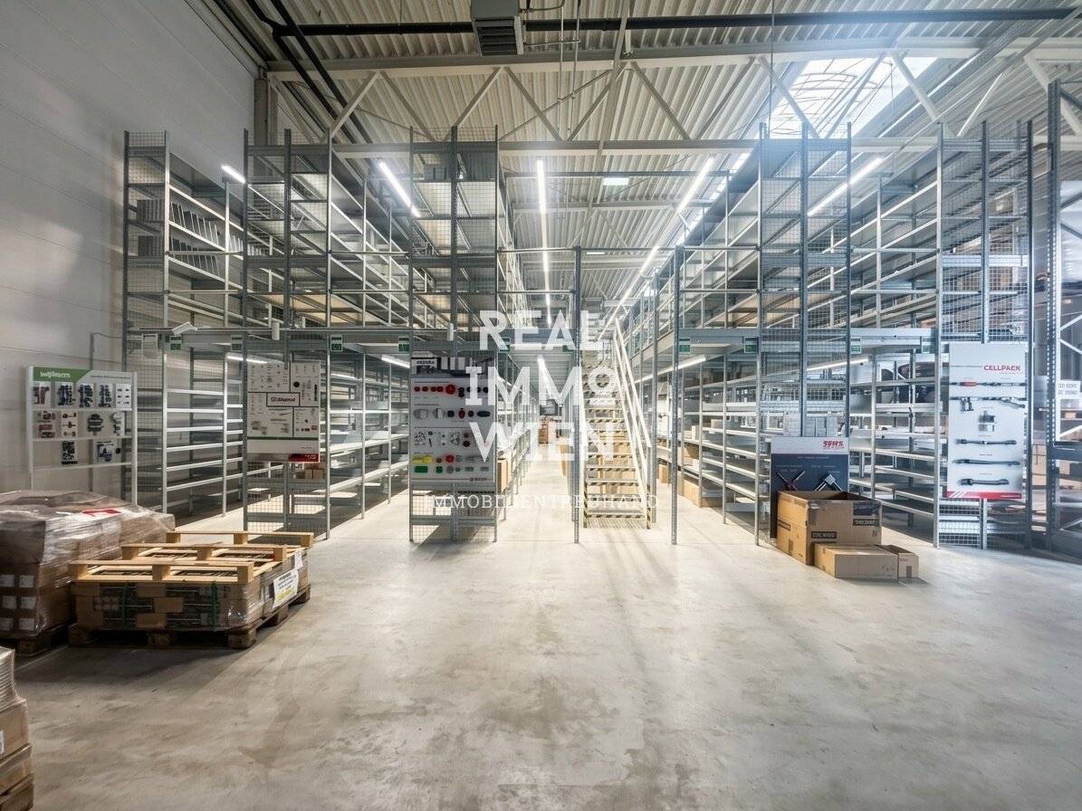 Top commercial property (warehouse) in 1230 Vienna with 4 vehicle parking spaces and own truck direct loading
