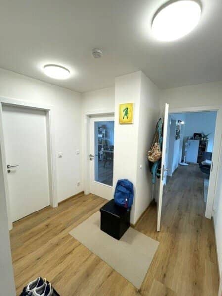 Sunny fully furnished apartment: 3 rooms, loggia, no transfer fee
