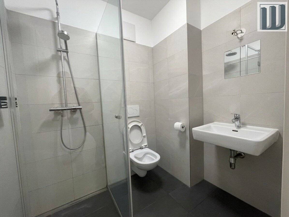 Modern 1-room apartment with balcony &amp; garage in Leobersdorf