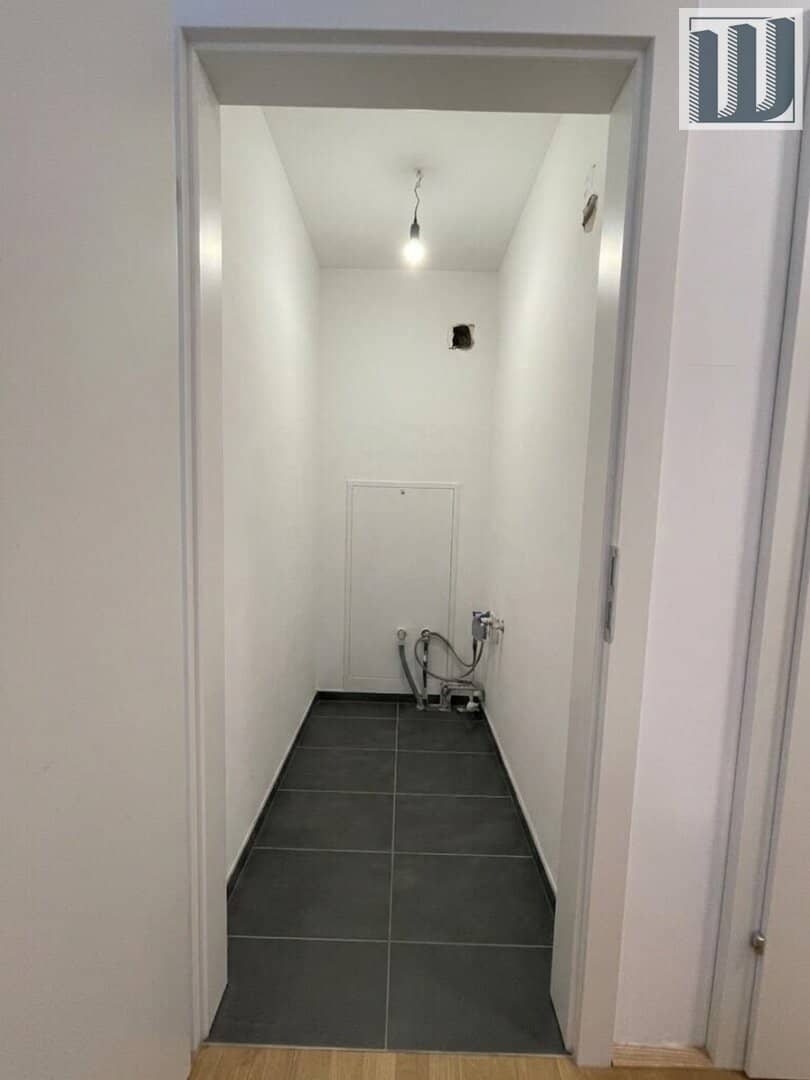 Modern 1-room apartment with balcony &amp; garage in Leobersdorf