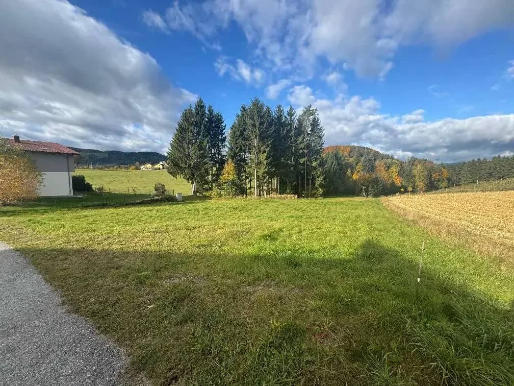 Sunny building plot in absolutely quiet location at the end of a cul-de-sac