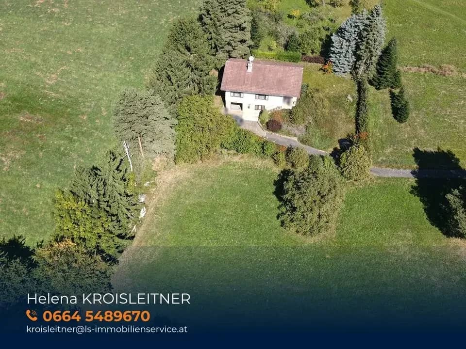 Secluded location - very well maintained house with holiday character and development potential between Graz and Vienna