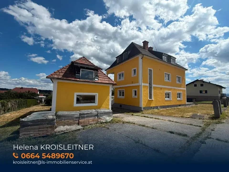 Quietly located, in need of renovation multi-family house with spacious plot in Friedberg