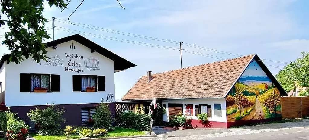 Ehemaliger Gastronomiebetrieb mit Möglichkeit zum Hauptwohnsitz in den Weinbergen!