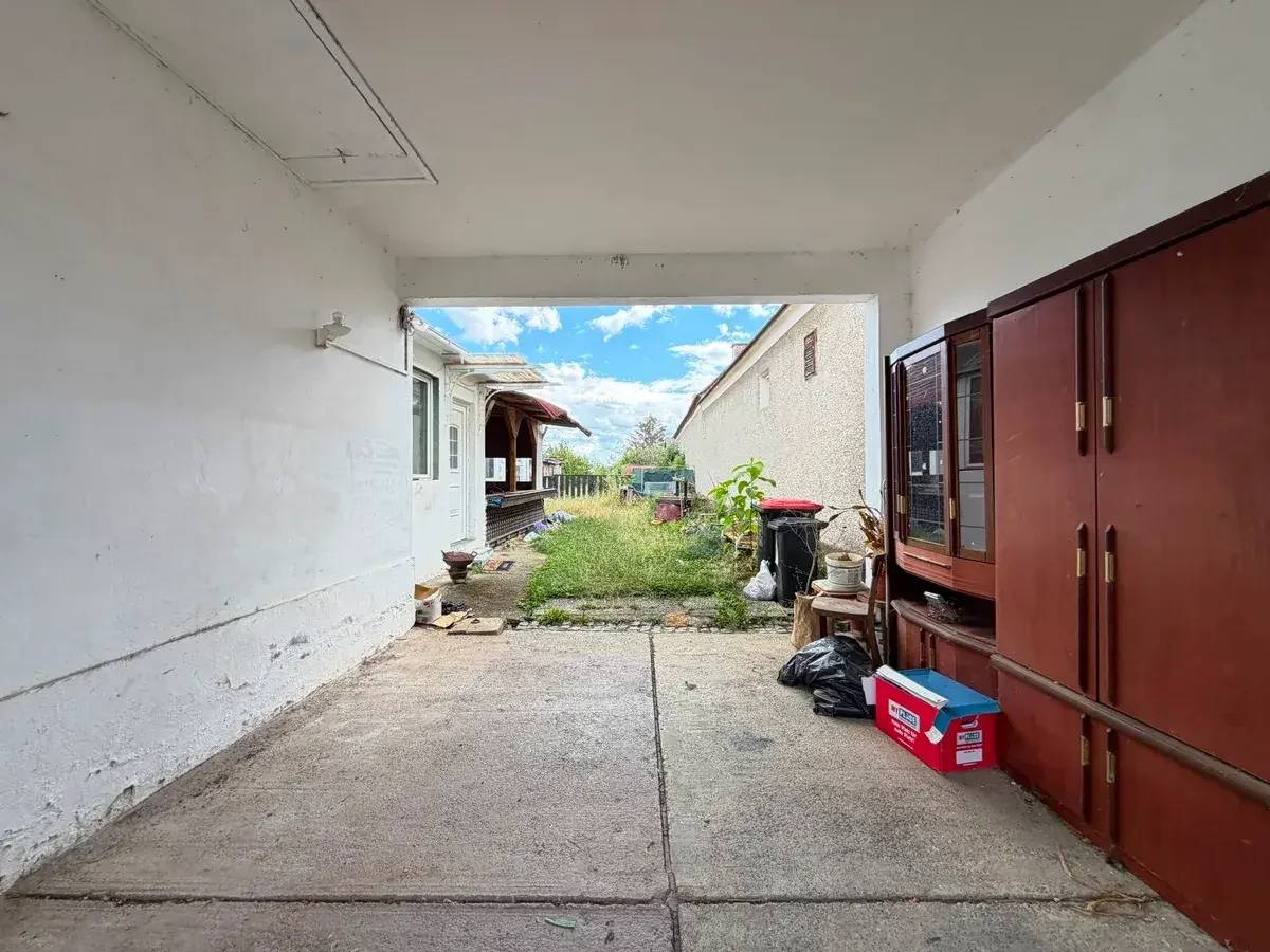 Residential house in need of renovation with 1.375 m² plot in Schachendorf